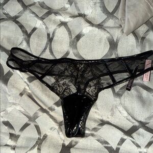 NWT Victoria secret Elegant Black Lace Thong